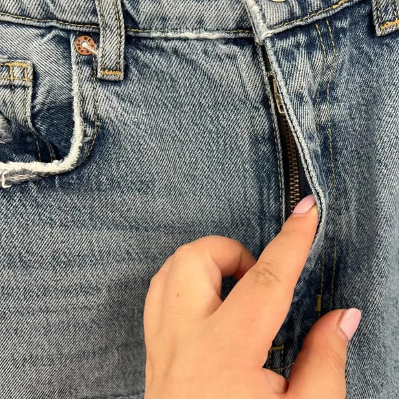 Free People Lita Light Wash Distressed High-Waisted Slim Leg Jeans Size 28 - Picture 5 of 14